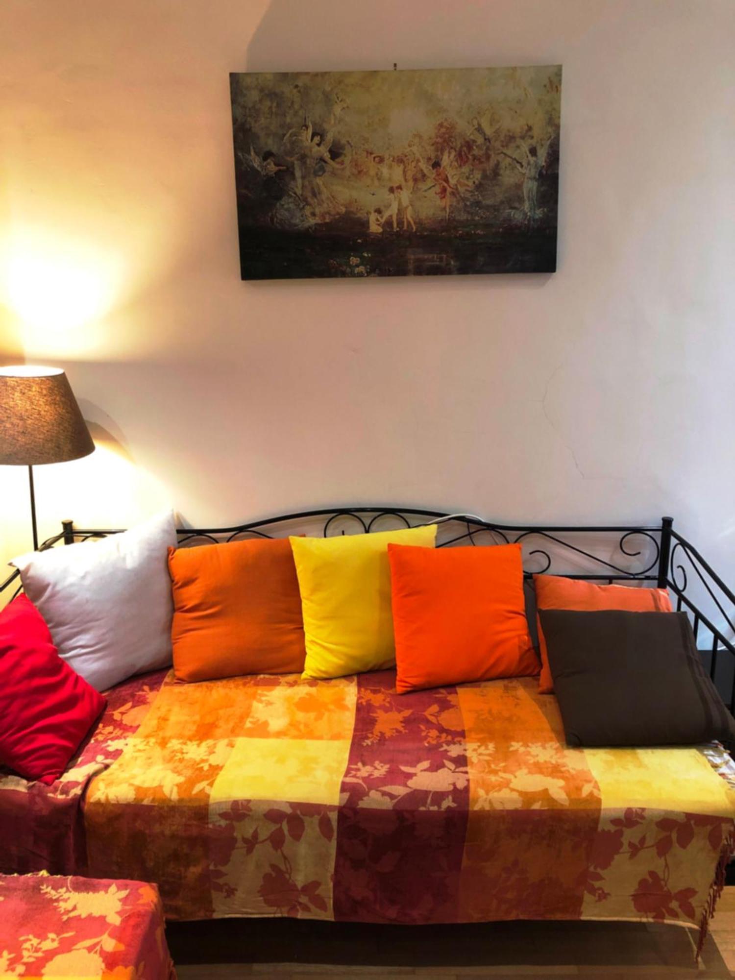 Chung cư 80 m² 3 phòng ngủ, 1 phòng tắm riêng ở Exarchia Athens Ngoại thất bức ảnh