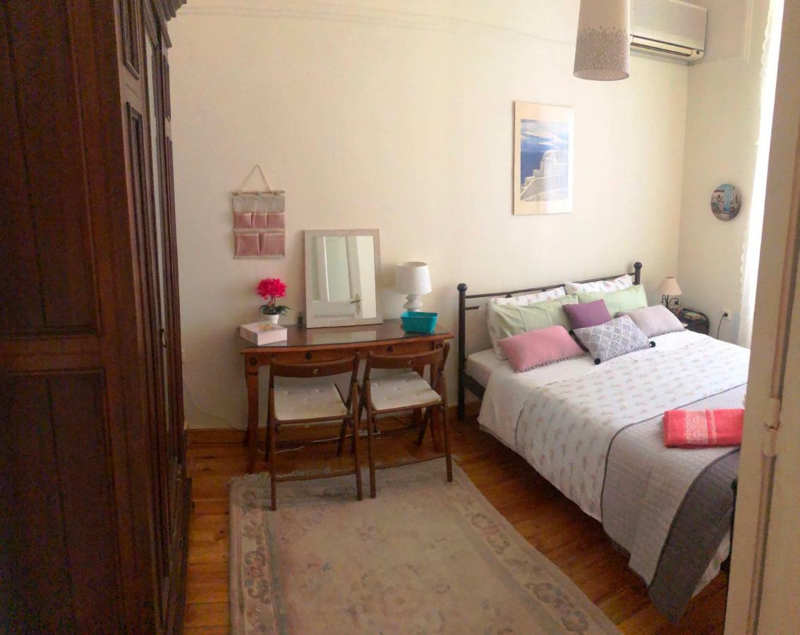 Chung cư 80 m² 3 phòng ngủ, 1 phòng tắm riêng ở Exarchia Athens Ngoại thất bức ảnh